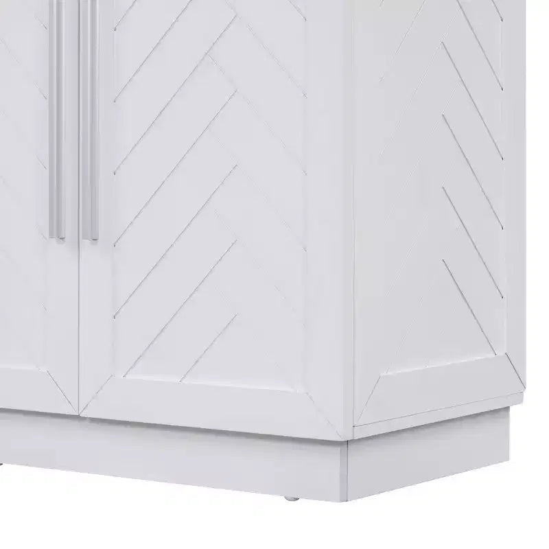 Madia Credenza da 152 cm con 4 Ante, Ripiani Regolabili e Maniglie Argento, Bianca