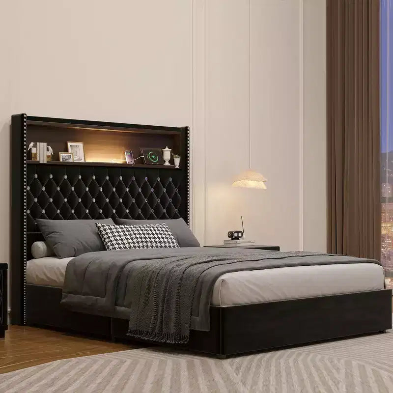 Letto imbottito in velluto Whisen Queen Size, letto a piattaforma con schienale ad ala, testiera alta 52'' con decorazione a rivetti, mensola sulla testiera
