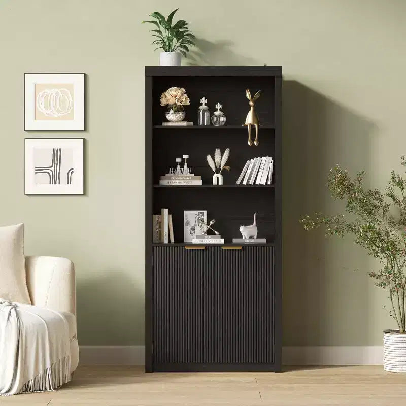 Libreria alta 180 cm con ante a scanalatura, scaffali espositivi a 5 ripiani con armadietto e ripiano regolabile, librerie moderne di metà secolo