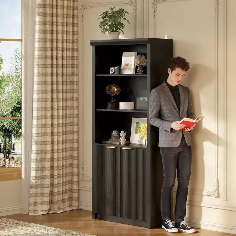 Libreria alta 180 cm con ante a scanalatura, scaffali espositivi a 5 ripiani con armadietto e ripiano regolabile, librerie moderne di metà secolo