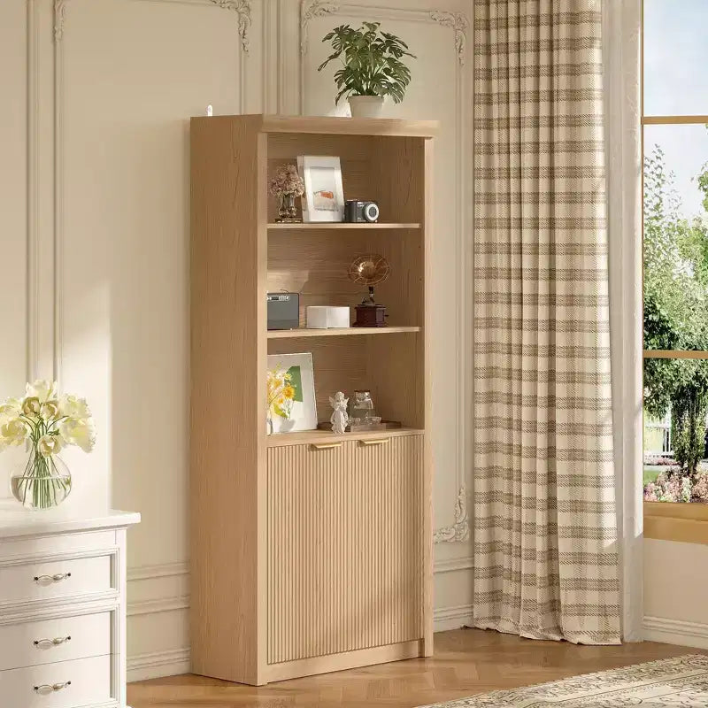 Libreria alta 180 cm con ante a scanalatura, scaffali espositivi a 5 ripiani con armadietto e ripiano regolabile, librerie moderne di metà secolo